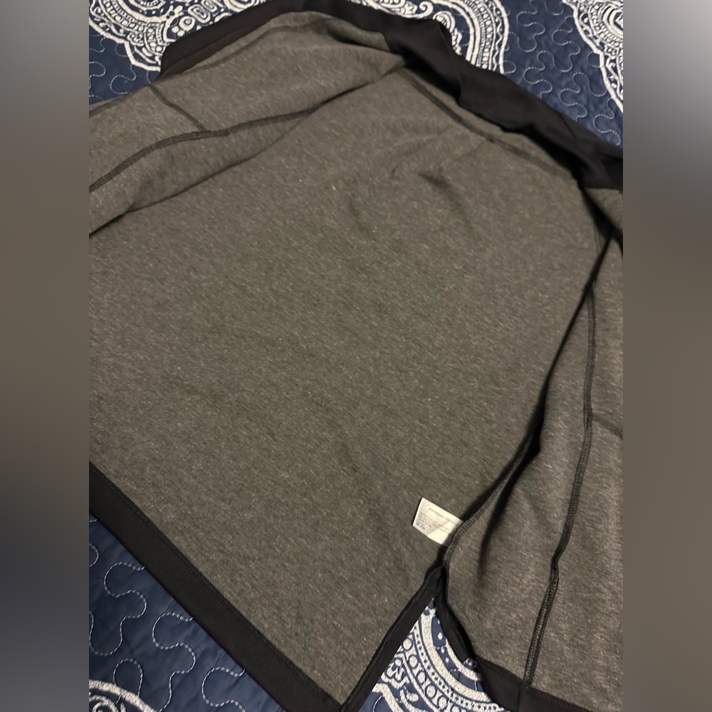 Seek No Further by Fruit of the LOOM black size Small Woman’s zip up. 🖤 cozy - Picture 16 of 16